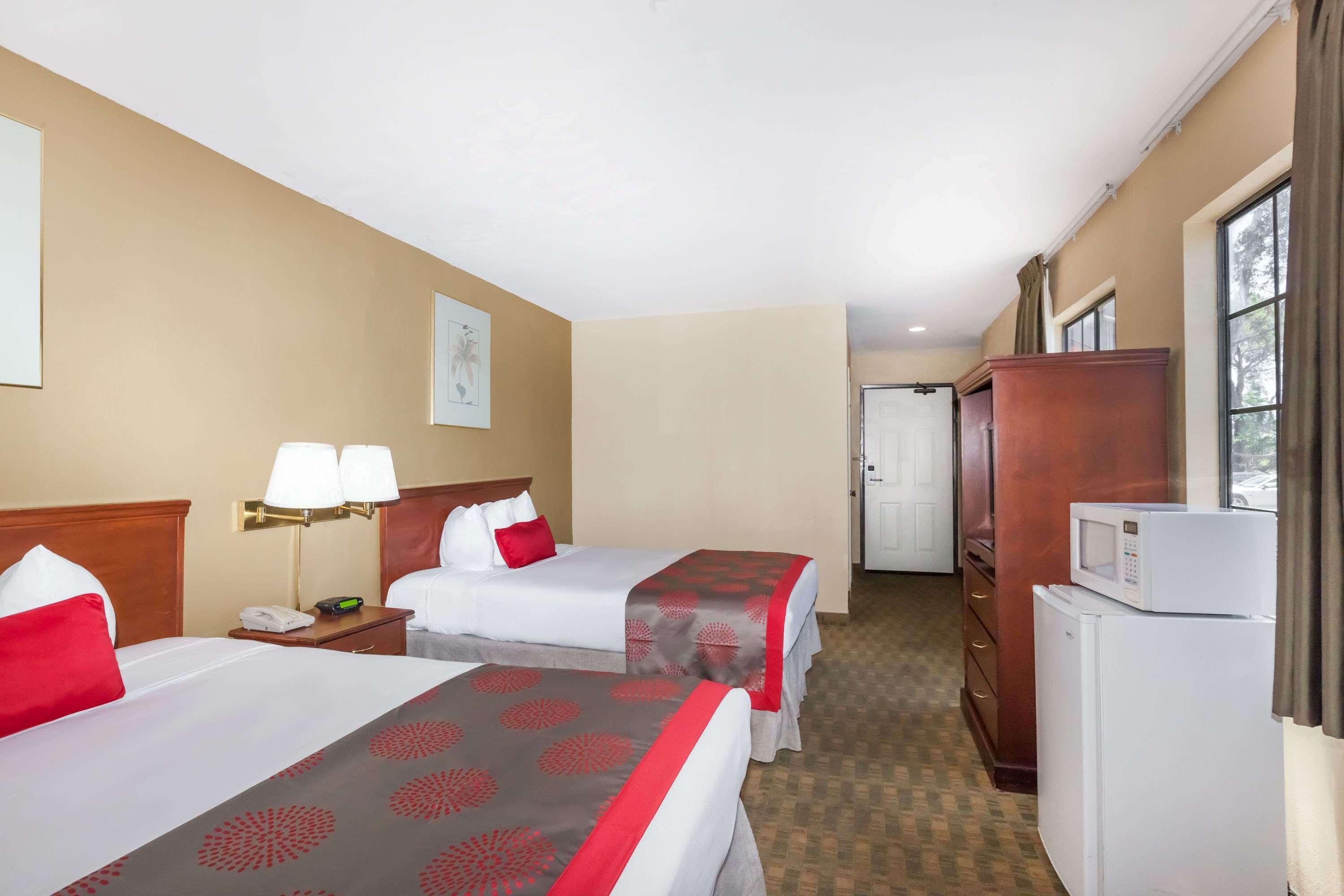 Ramada By Wyndham San Diego Poway Miramar Exterior photo
