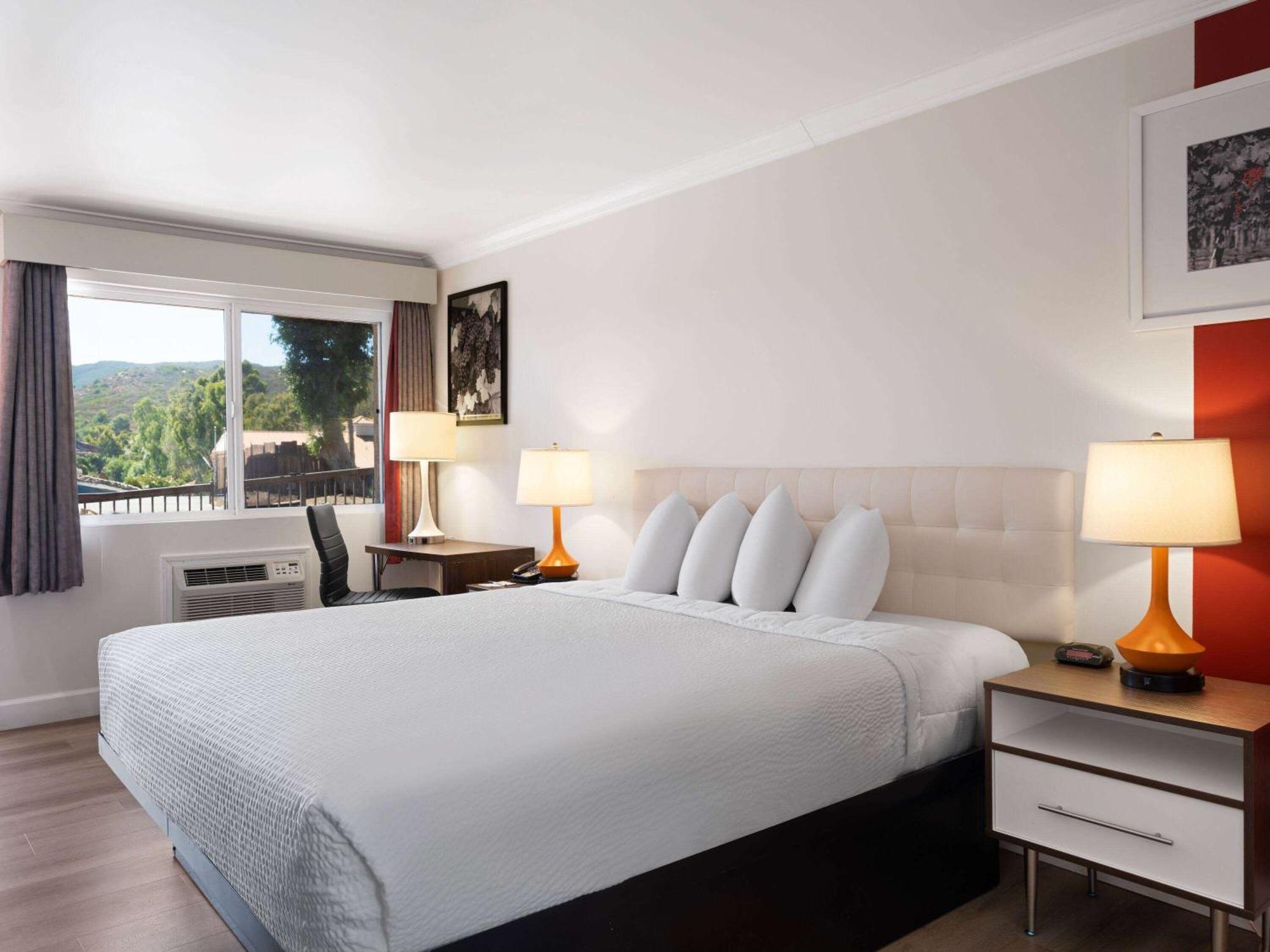 Ramada By Wyndham San Diego Poway Miramar Exterior photo
