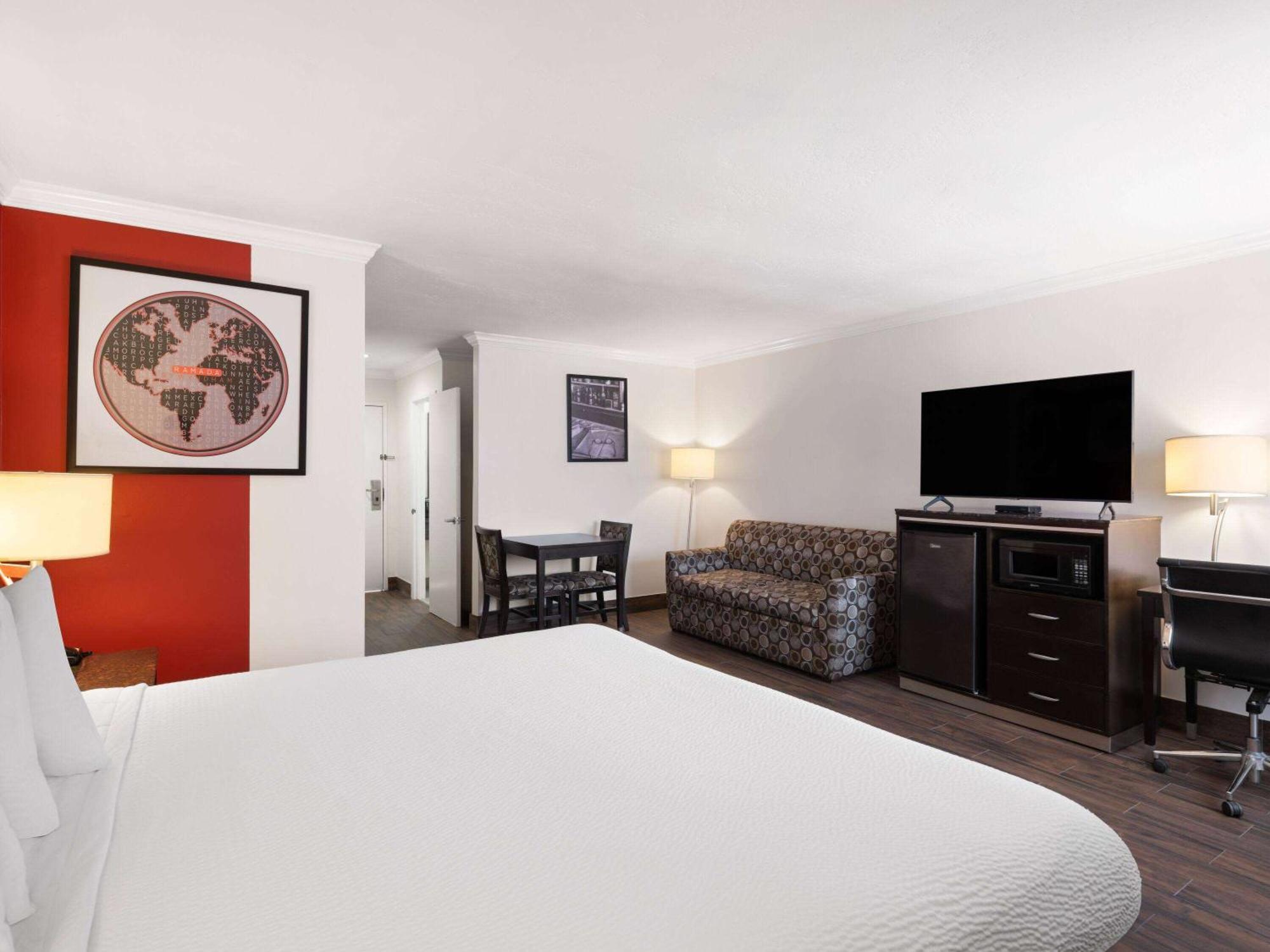 Ramada By Wyndham San Diego Poway Miramar Exterior photo